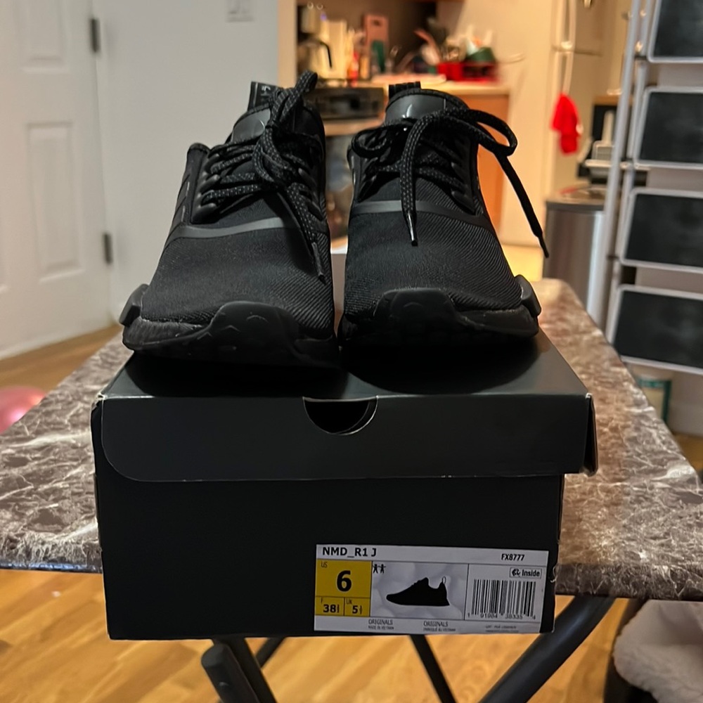 Adidas sneakers woman’s almost new
